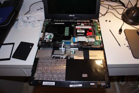 Asus X200CA výměna HDD